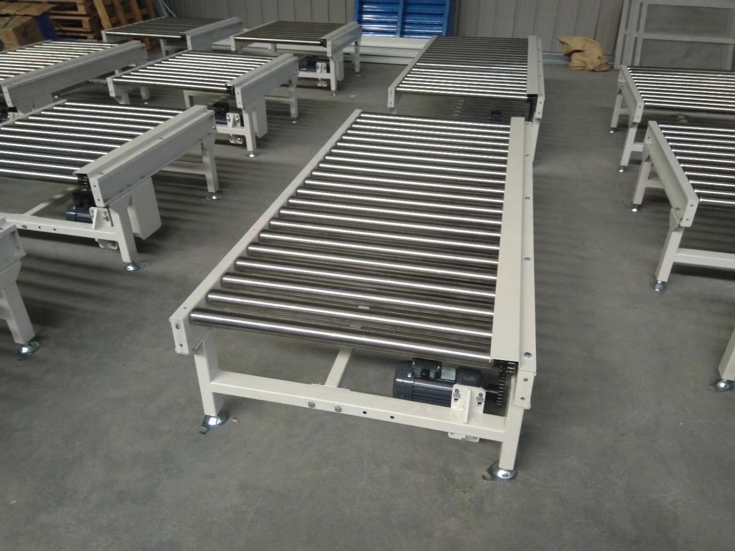 滾筒輸送機(jī)，青島樂途行工業(yè)設(shè)備有限公司